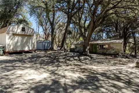 Exterior - 39922 Pine Bench Rd, Oak Glen, CA 92399 photo 11 of 18