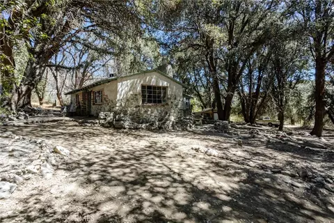 Exterior - 39922 Pine Bench Rd, Oak Glen, CA 92399 photo 10 of 18