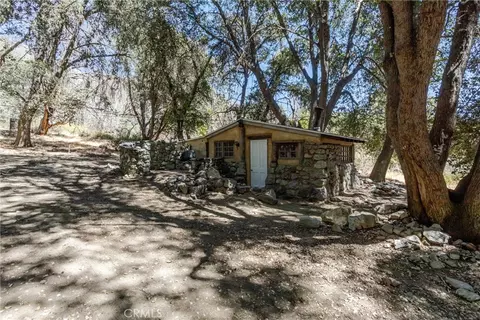 Exterior - 39922 Pine Bench Rd, Oak Glen, CA 92399 photo 7 of 18