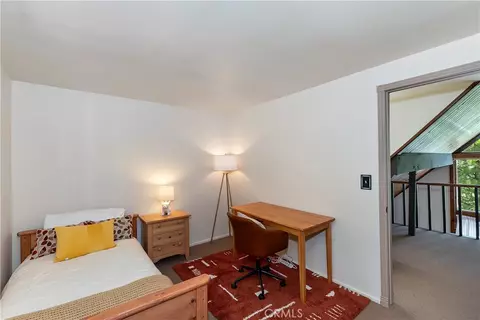 Bedroom - 27230 Peninsula, Lake Arrowhead, CA 92352 photo 7 of 8