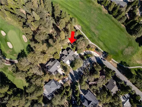 View/Area - 26472 Hillcrest, Lake Arrowhead, CA 92352 photo 3 of 4