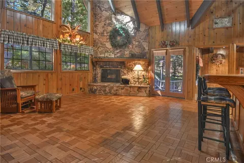 Living - 26472 Hillcrest, Lake Arrowhead, CA 92352 photo 2 of 6
