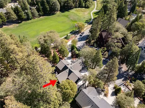 View/Area - 26472 Hillcrest, Lake Arrowhead, CA 92352 photo 2 of 4