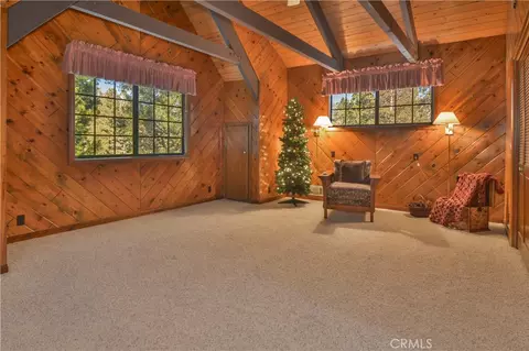 Bedroom - 26472 Hillcrest, Lake Arrowhead, CA 92352 photo 3 of 3
