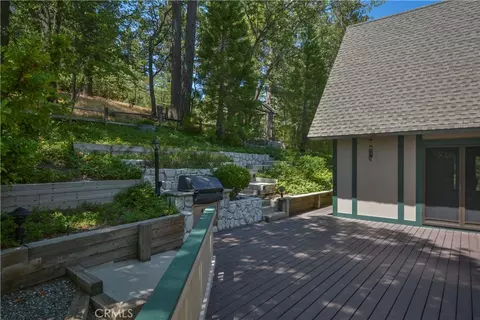 Exterior - 26472 Hillcrest, Lake Arrowhead, CA 92352 photo 19 of 27