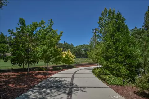 Exterior - 26472 Hillcrest, Lake Arrowhead, CA 92352 photo 16 of 27