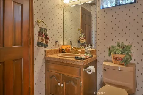Bath - 26472 Hillcrest, Lake Arrowhead, CA 92352 photo 5 of 5