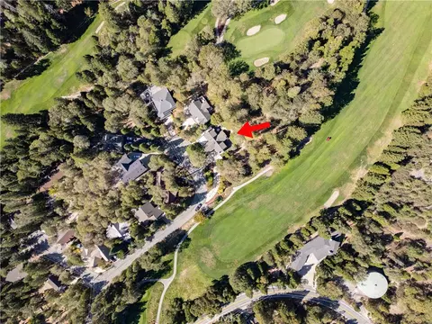 View/Area - 26472 Hillcrest, Lake Arrowhead, CA 92352 photo 4 of 4