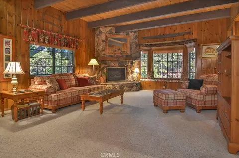 Living - 26472 Hillcrest, Lake Arrowhead, CA 92352 photo 4 of 6