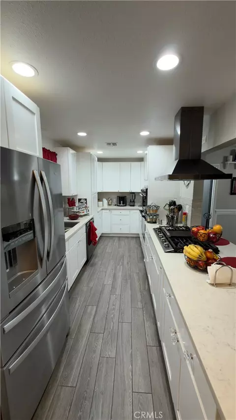 Kitchen - 13491 Iroquois, Apple Valley, CA 92308 photo 3 of 10
