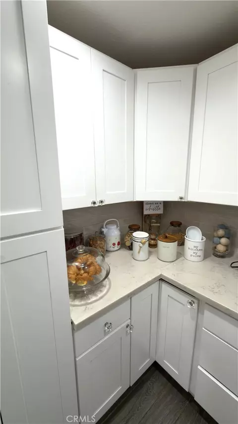 Kitchen - 13491 Iroquois, Apple Valley, CA 92308 photo 6 of 10