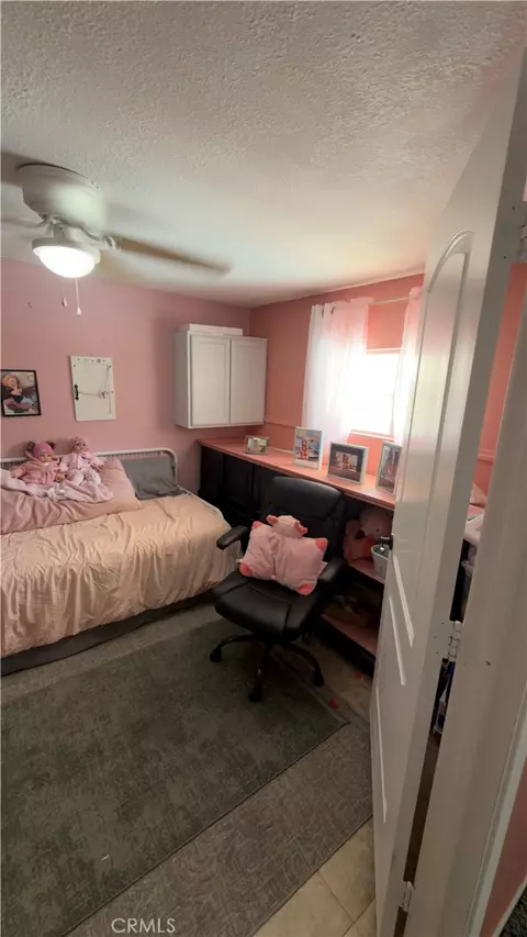 Bedroom - 13491 Iroquois, Apple Valley, CA 92308 photo 4 of 13