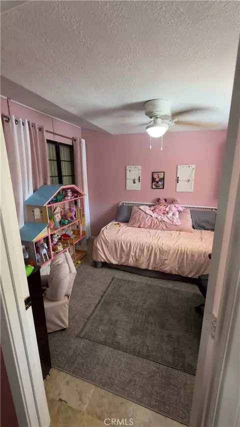 Bedroom - 13491 Iroquois, Apple Valley, CA 92308 photo 3 of 13