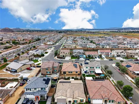 View/Area - 736 Augusta Dr, Perris, CA 92571 photo 2 of 3