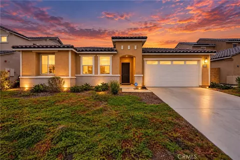 Exterior - 736 Augusta Dr, Perris, CA 92571 photo 2 of 2