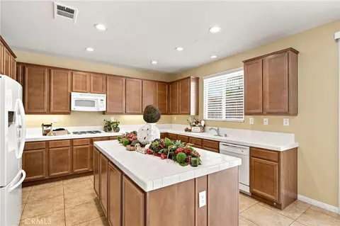 Kitchen - 19316 Aspenleaf, Perris, CA 92570 photo 1 of 4