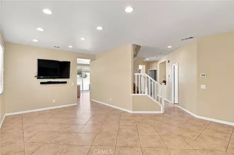 Living - 19316 Aspenleaf, Perris, CA 92570 photo 2 of 11