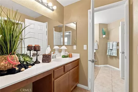 Bath - 19316 Aspenleaf, Perris, CA 92570 photo 4 of 4
