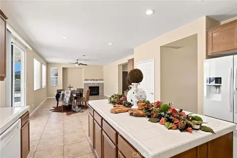 Kitchen - 19316 Aspenleaf, Perris, CA 92570 photo 4 of 4