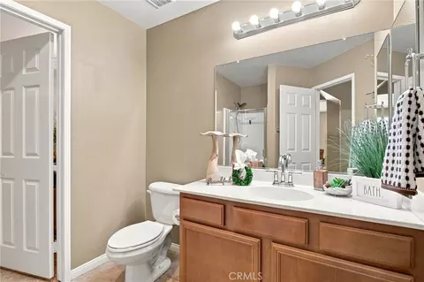 Bath - 19316 Aspenleaf, Perris, CA 92570 photo 2 of 4