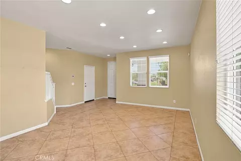 Living - 19316 Aspenleaf, Perris, CA 92570 photo 4 of 11