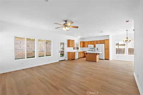 Living - 22009 Blondon Ct, Wildomar, CA 92595 photo 10 of 10