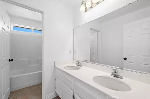 Bath - 22009 Blondon Ct, Wildomar, CA 92595 photo 2 of 3