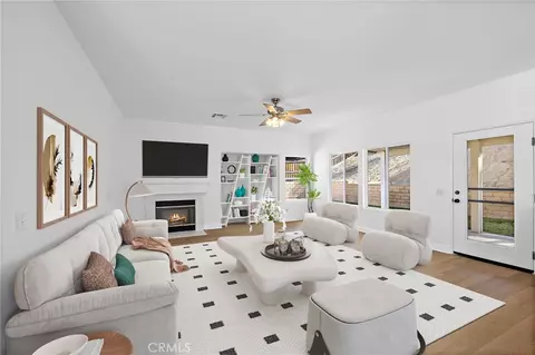 Living - 22009 Blondon Ct, Wildomar, CA 92595 photo 3 of 10