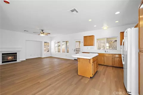 Living - 22009 Blondon Ct, Wildomar, CA 92595 photo 7 of 10