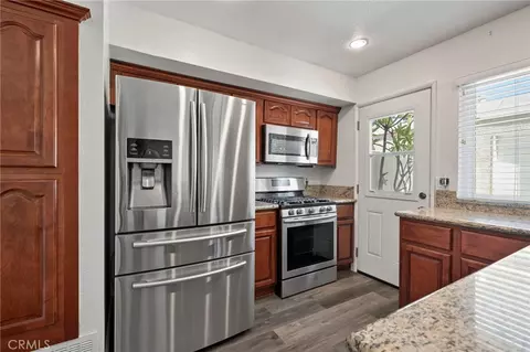 Kitchen - 1322 N Elderberry Ave, Ontario, CA 91762 photo 3 of 4