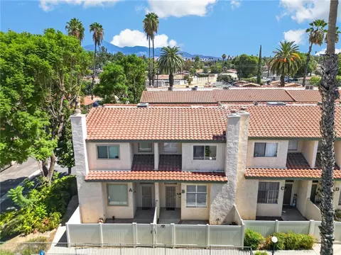 View/Area - 91 Tennessee St #B, Redlands, CA 92373 photo 2 of 7