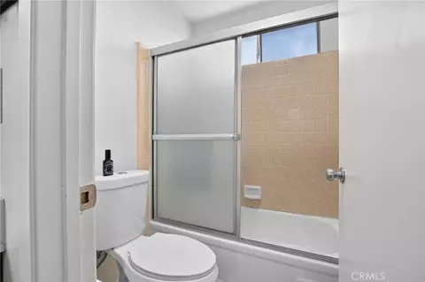 Bath - 91 Tennessee St #B, Redlands, CA 92373 photo 2 of 3