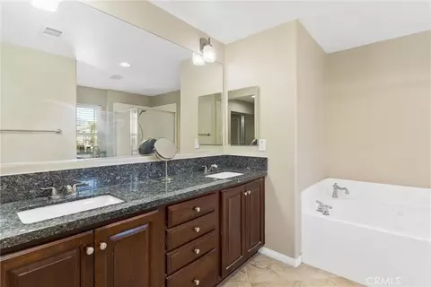 Bath - 1448 Moonlight Dr, Beaumont, CA 92223 photo 2 of 4