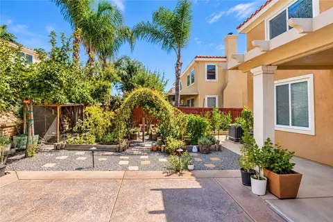 Exterior - 1448 Moonlight Dr, Beaumont, CA 92223 photo 5 of 7