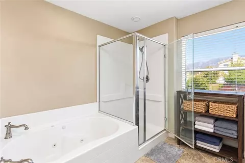 Bath - 1448 Moonlight Dr, Beaumont, CA 92223 photo 3 of 4