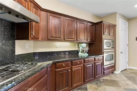 Kitchen - 1448 Moonlight Dr, Beaumont, CA 92223 photo 4 of 6
