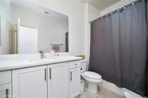 Bath - 8730 Alturas Ave, Hesperia, CA 92344 photo 1 of 4