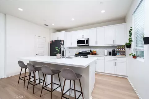 Kitchen - 8730 Alturas Ave, Hesperia, CA 92344 photo 2 of 3
