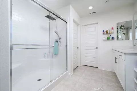 Bath - 8730 Alturas Ave, Hesperia, CA 92344 photo 3 of 4
