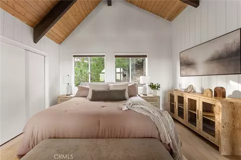 Bedroom - 1096 Nadelhorn Dr, Lake Arrowhead, CA 92352 photo 6 of 8
