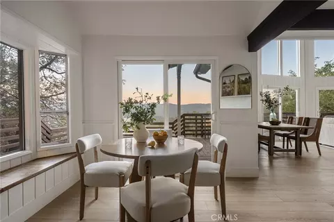 Dining - 1096 Nadelhorn Dr, Lake Arrowhead, CA 92352 photo 3 of 4