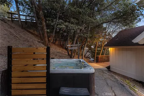 Exterior - 1096 Nadelhorn Dr, Lake Arrowhead, CA 92352 photo 3 of 4