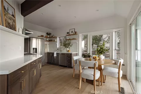 Kitchen - 1096 Nadelhorn Dr, Lake Arrowhead, CA 92352 photo 1 of 3