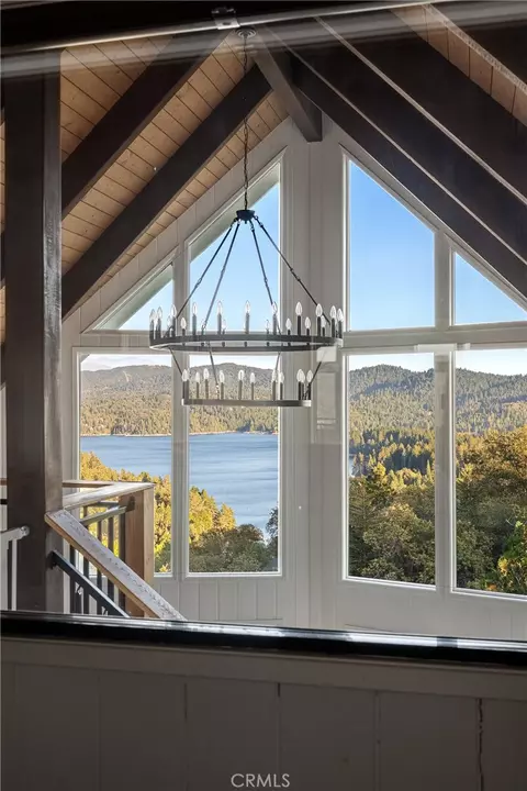 View/Area - 1096 Nadelhorn Dr, Lake Arrowhead, CA 92352 photo 2 of 2