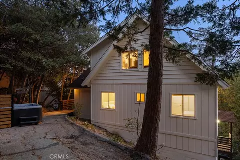 Exterior - 1096 Nadelhorn Dr, Lake Arrowhead, CA 92352 photo 2 of 4