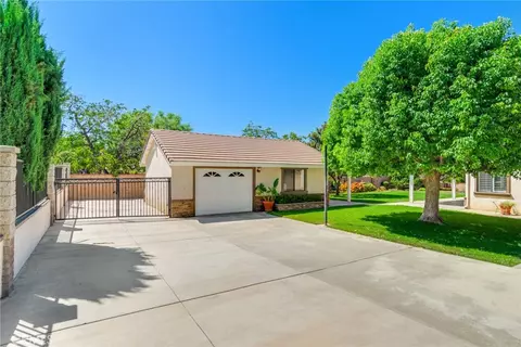 Exterior - 35545 Balsa, Yucaipa, CA 92399 photo 2 of 10