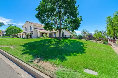 Exterior - 35545 Balsa, Yucaipa, CA 92399 photo 4 of 10
