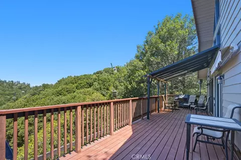 Exterior - 320 Delle, Crestline, CA 92325 photo 8 of 10