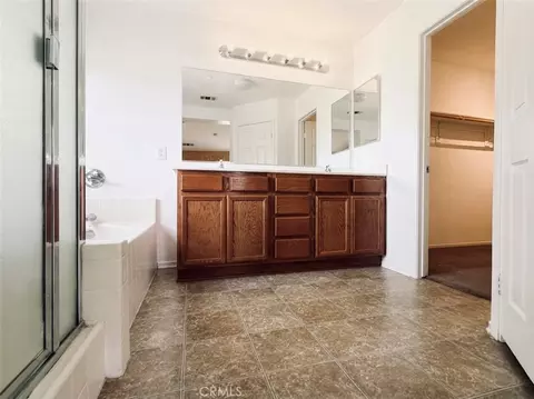 Bath - 1719 Catania, Riverside, CA 92507 photo 3 of 4