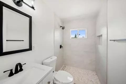 Bath - 9721 Indiana, Riverside, CA 92503 photo 1 of 1